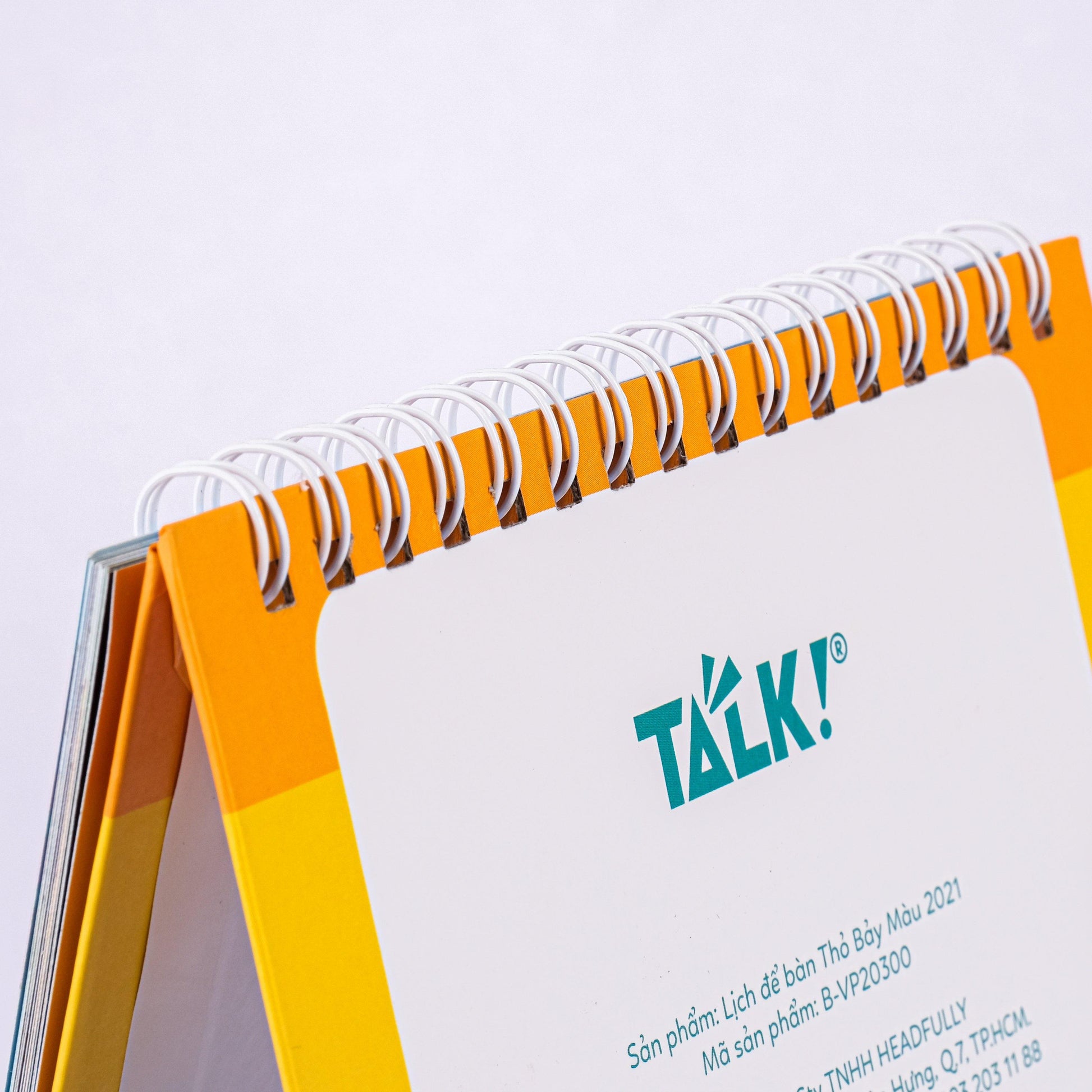 Lịch Để Bàn Thỏ Bảy Màu 2021 - PENTA